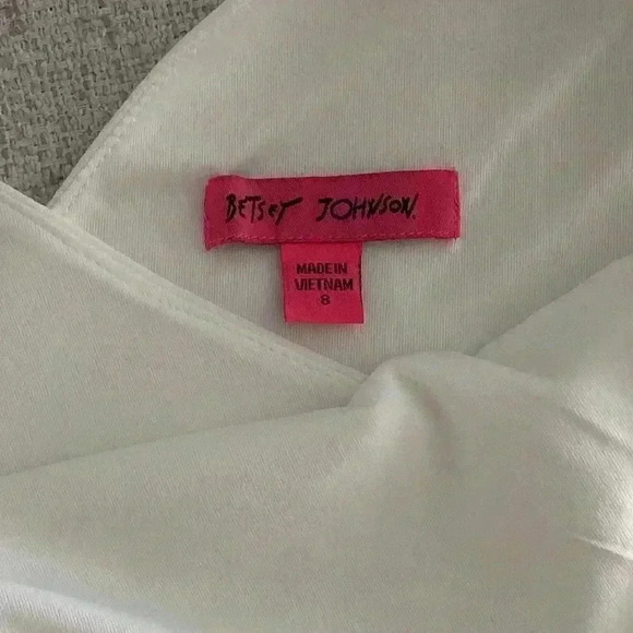 NWT Betsey Johnson Women'S Cross Cutout Back Scuba Crepe Dress White Size 8 - Picture 3 of 12